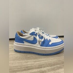 Nike Women's Blue and White Sneakers